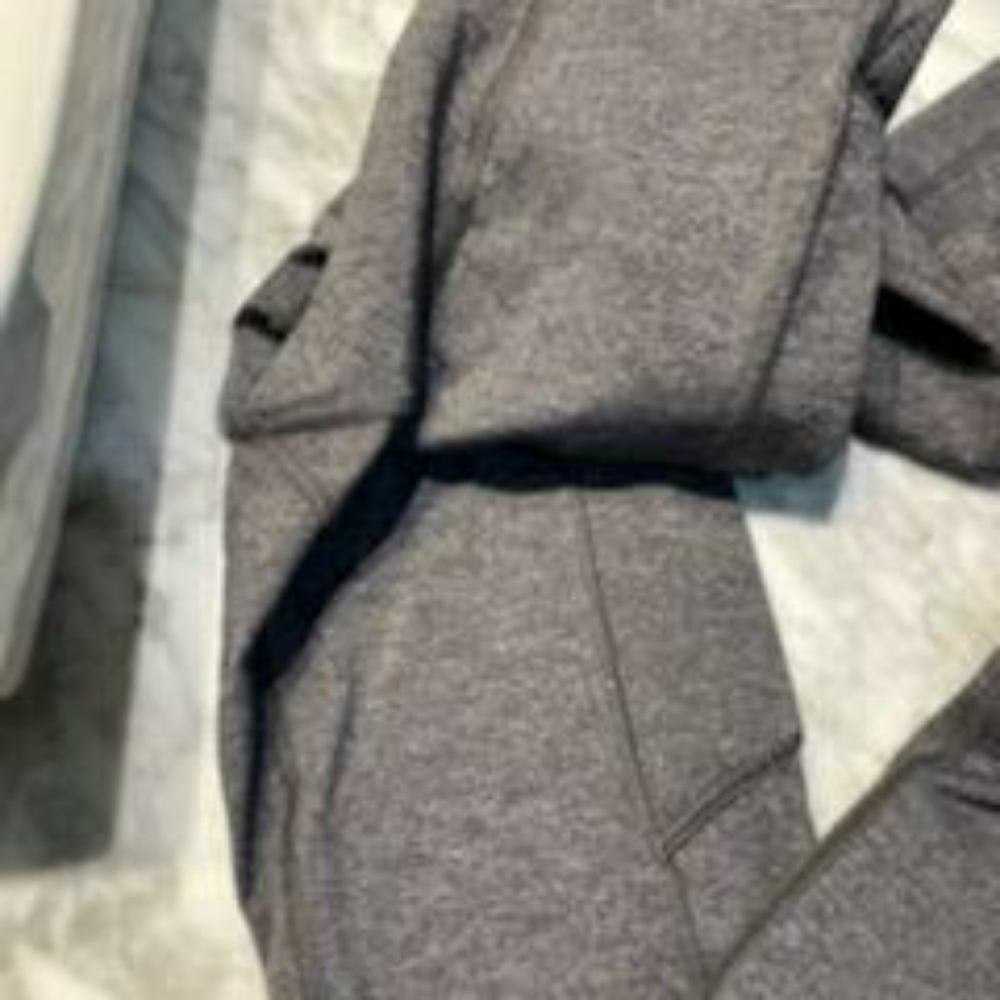 Lululemon pants - Picture 4 of 5